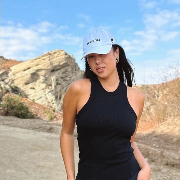 🆕 fabletics Black Ribbed Tank Top - Picture 4 of 4